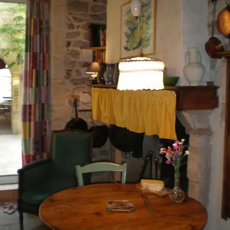 Bed And Art Calvisson