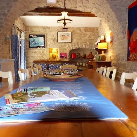 Nocleg ze śniadaniem Bed And Art Calvisson