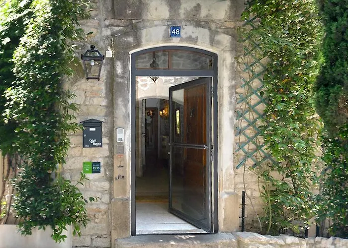 Bed And Art Calvisson